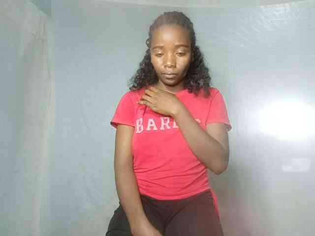 LandiQueen12 webcam