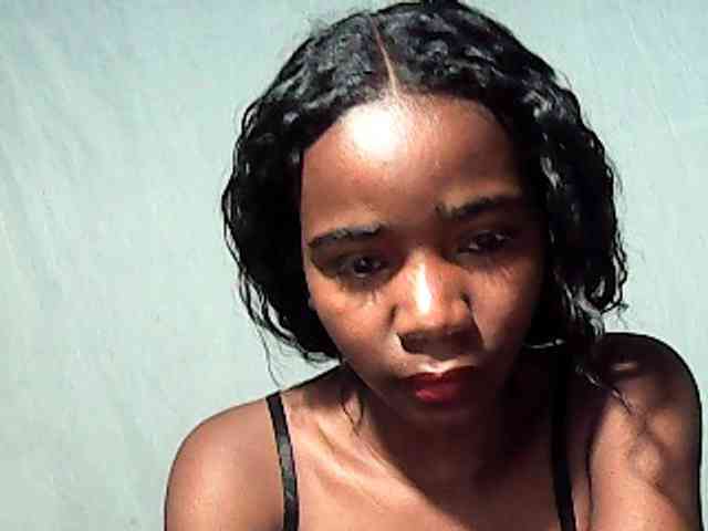 LandiQueen12 webcam