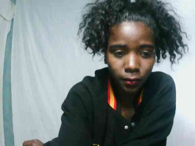 LandiQueen12 webcam