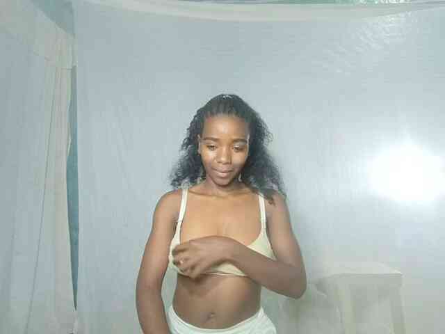 LandiQueen12 webcam
