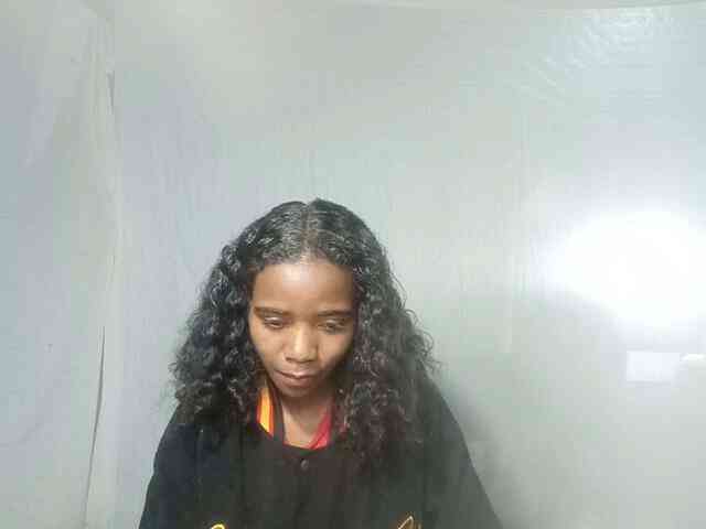 LandiQueen12 webcam