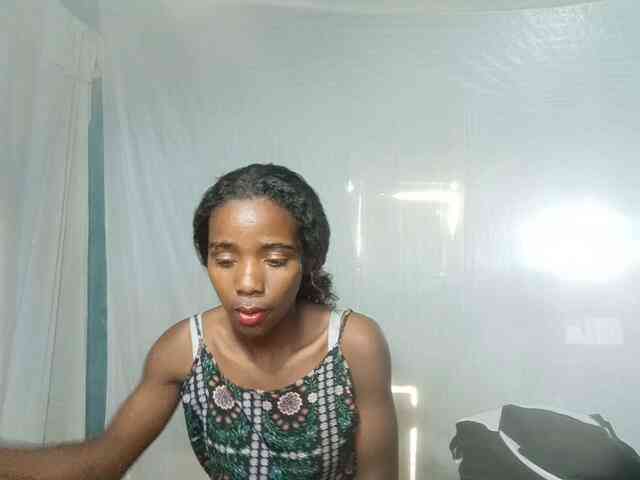 LandiQueen12