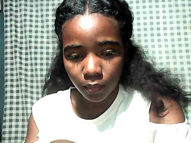 LandiQueen12 webcam