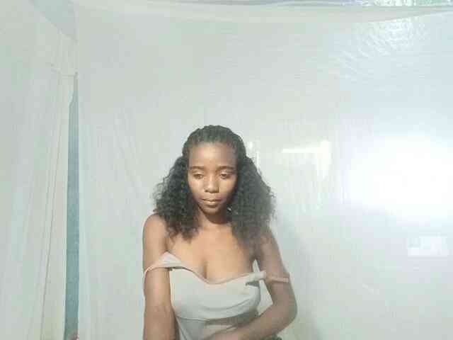 LandiQueen12 webcam