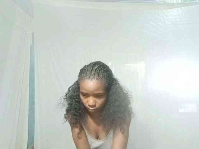 LandiQueen12 webcam
