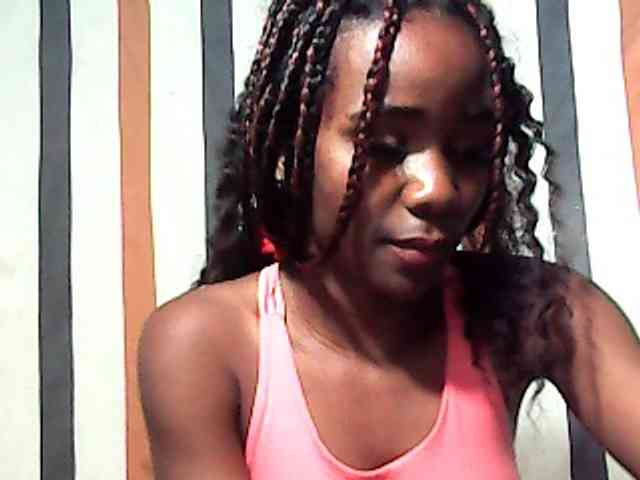 LandiQueen12 webcam