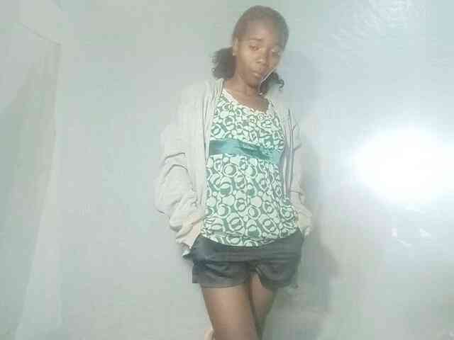 LandiQueen12 webcam