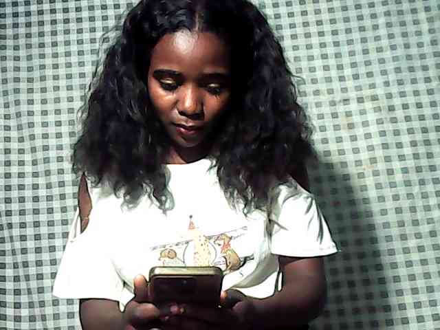 LandiQueen12 webcam