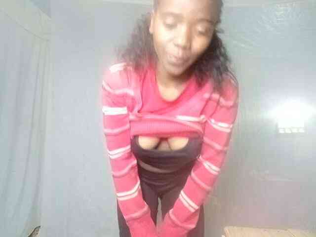 LandiQueen12 webcam