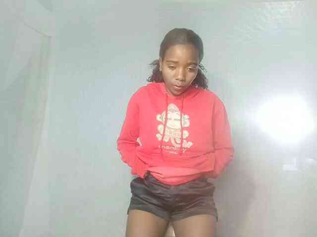 LandiQueen12 webcam