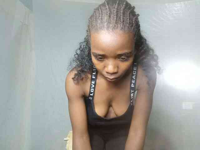 LandiQueen12 webcam