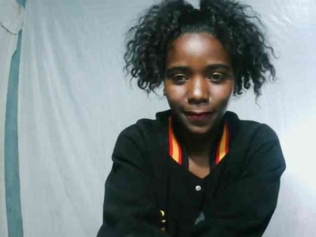 Model: LandiQueen12