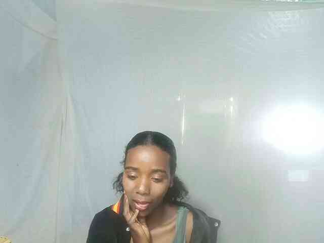 LandiQueen12 webcam