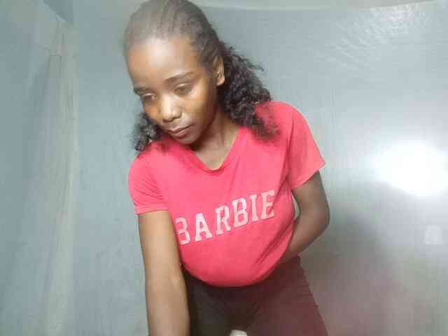 LandiQueen12 webcam