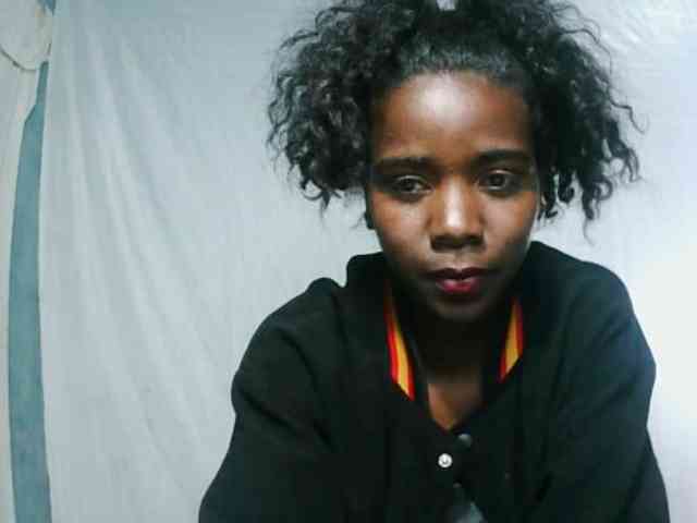 LandiQueen12 webcam