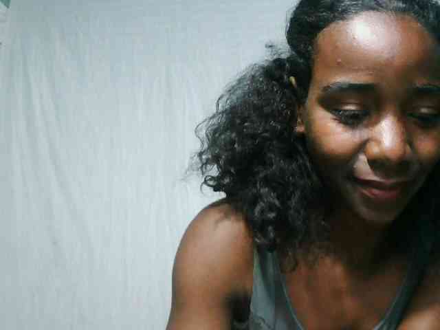 LandiQueen12 webcam