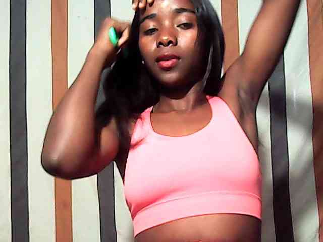 LandiQueen12 webcam