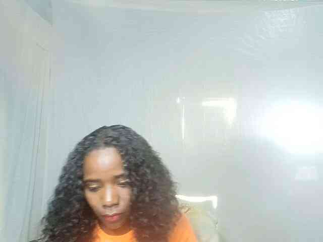 LandiQueen12 webcam