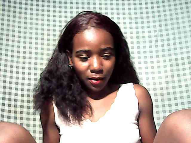 LandiQueen12 webcam