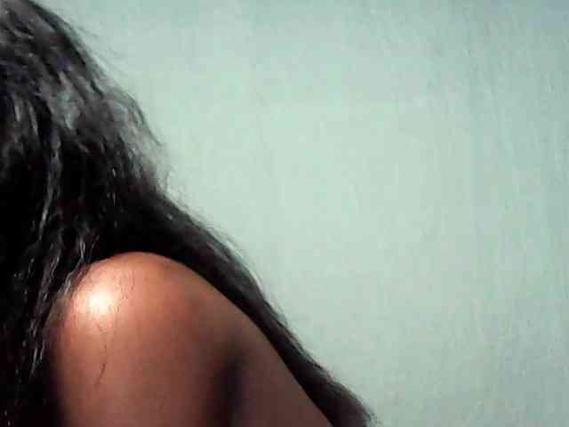 Model: LandiQueen12