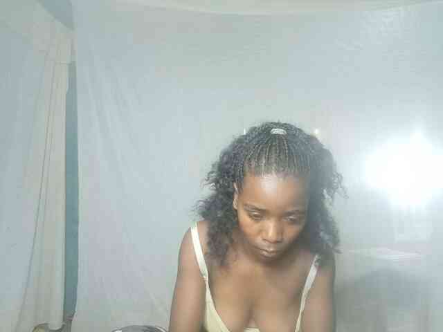 LandiQueen12 webcam