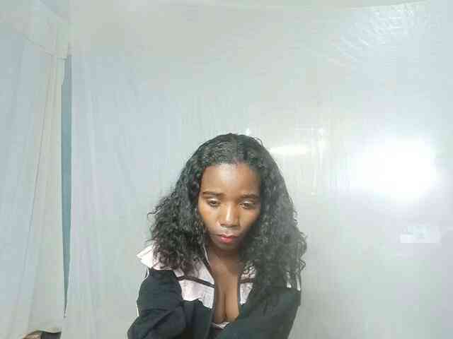 LandiQueen12 webcam