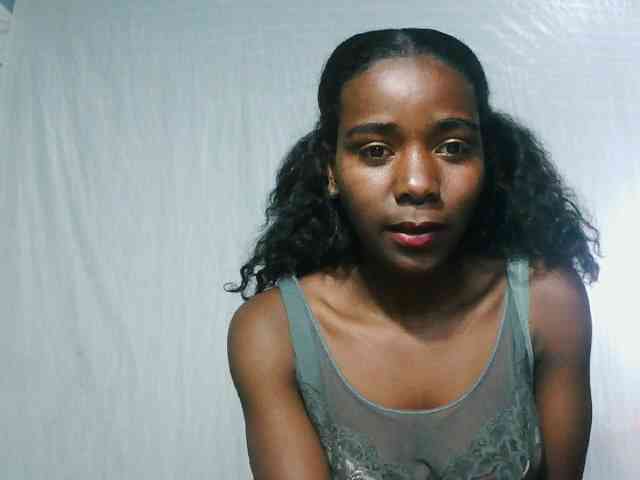 LandiQueen12 webcam