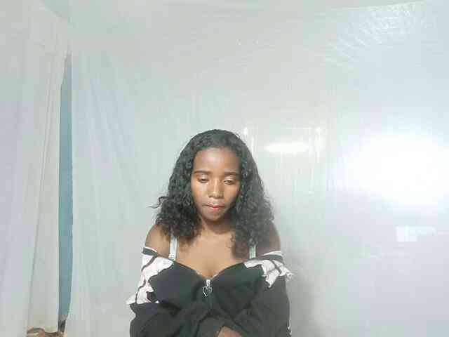 LandiQueen12 webcam