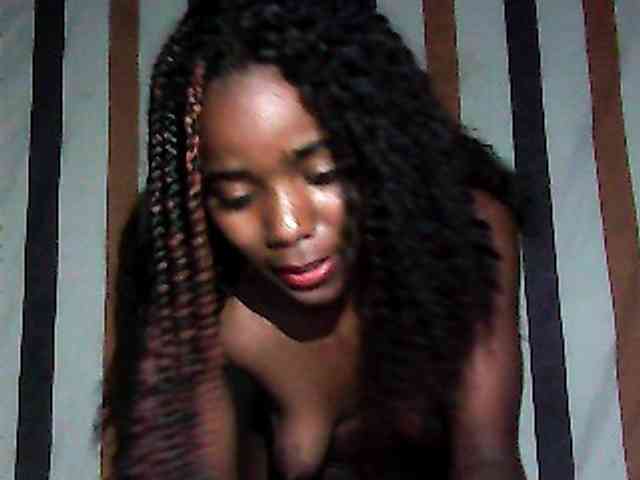 LandiQueen12 webcam