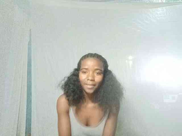 LandiQueen12 webcam