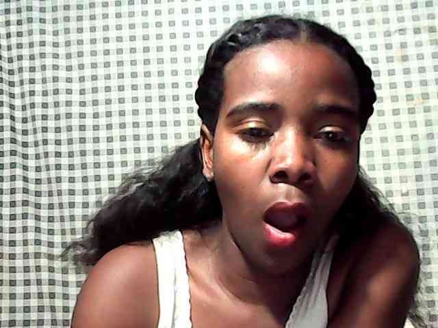 LandiQueen12 webcam
