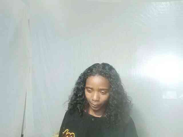 LandiQueen12 webcam