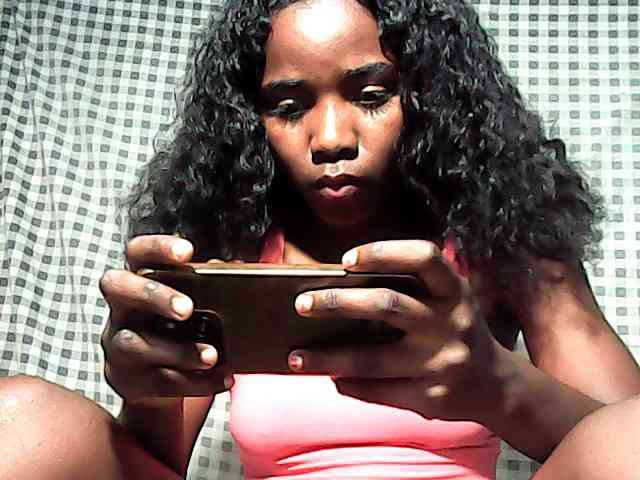 LandiQueen12
