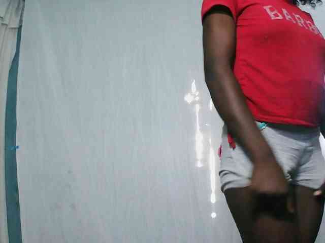 LandiQueen12 webcam
