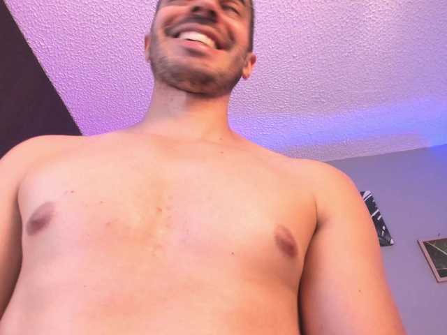 AxelandLara live cam on BongaCams
