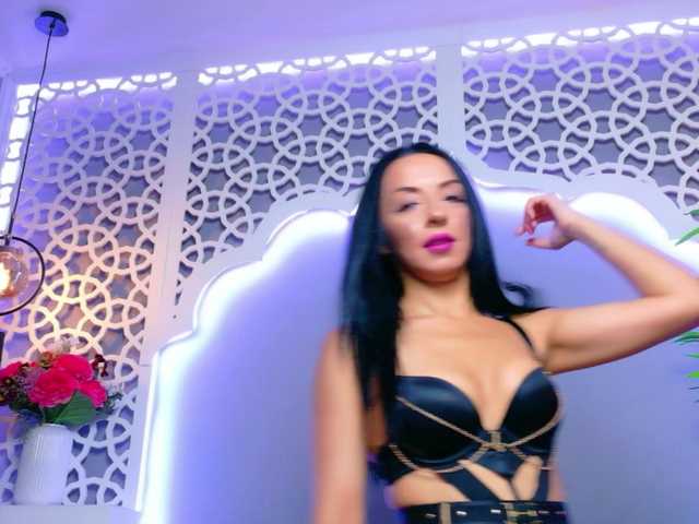 LunaLuxe live cam on BongaCams