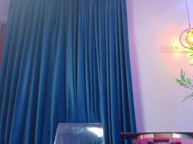 LunaLuxe live cam preview