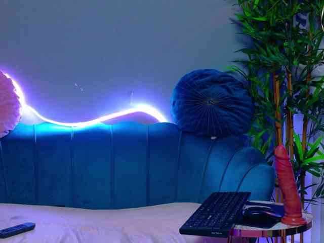 LunaLuxe webcam