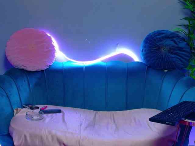 LunaLuxe webcam