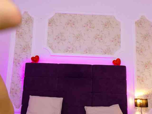 LunaLuxe's webcam live show