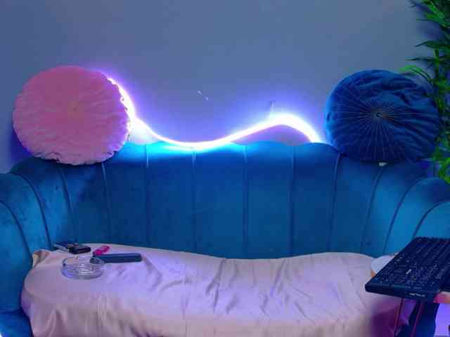 LunaLuxe webcam