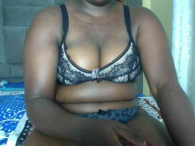 Prettyebony16