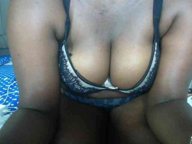 Prettyebony16