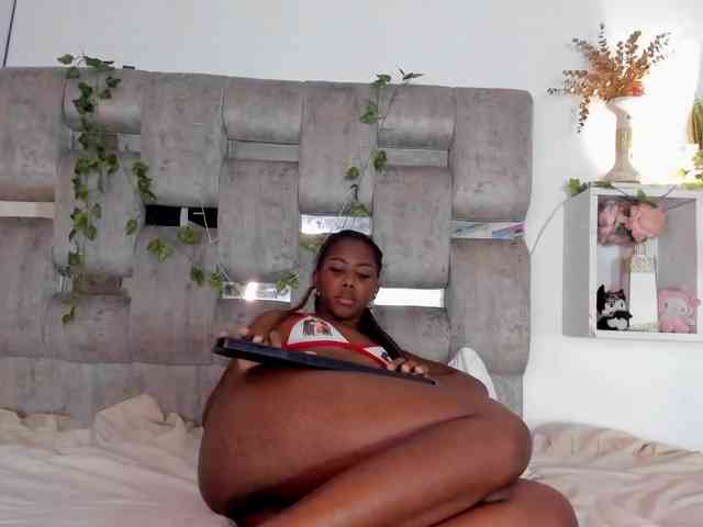 AprilBratz webcam