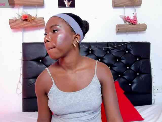 AprilBratz webcam