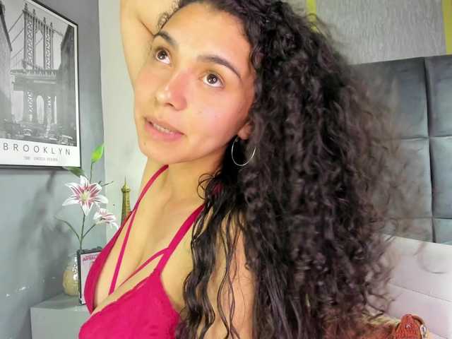 DulceeCielo live cam on BongaCams