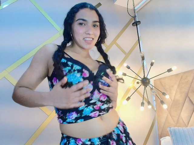 DulceeCielo live cam on BongaCams