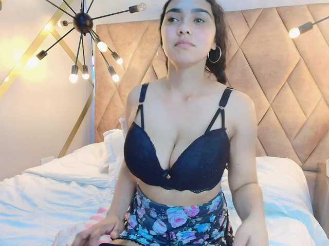 DulceeCielo live cam on BongaCams