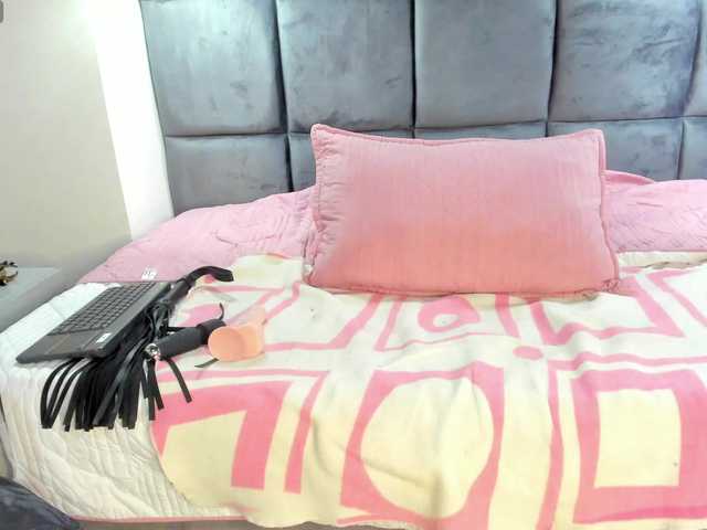 DulceeCielo live webcam show