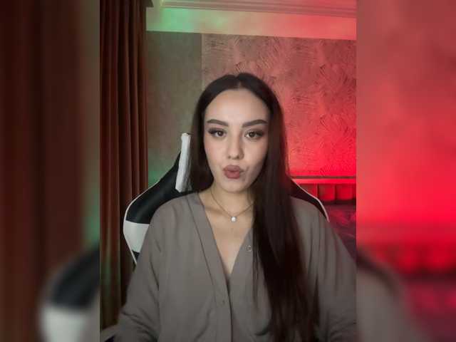 LizaKing, live now on BongaCams